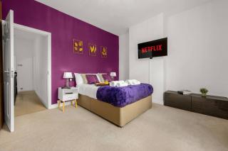 Bright and Cosy 3-bedroom Home near Manchester - Free parking - Sleeps 6 - 0