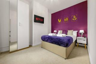Bright and Cosy 3-bedroom Home near Manchester - Free parking - Sleeps 6 - 3