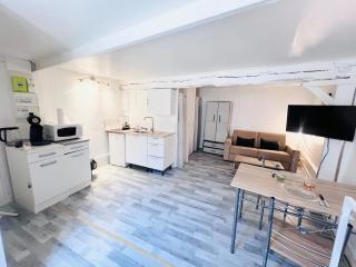 Apartment in Heart of Troyes - 1