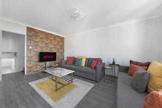 Shoreditch Central 2BR Sleeps 6 Balcony views - 3