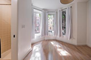 4 bed 4 bath Apartment in Ditmas Park - 1