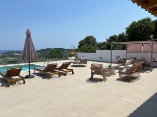 Four Seasons Villas - 4