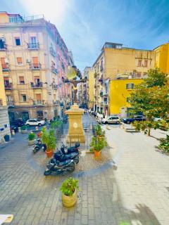 Casarià Holiday Home, Nel Cuore del Centro Storico di Napoli - 3