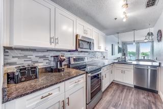 Palm Court Yacht Club #303 - 3