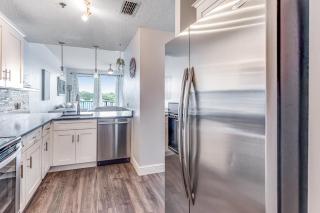 Palm Court Yacht Club #303 - 2