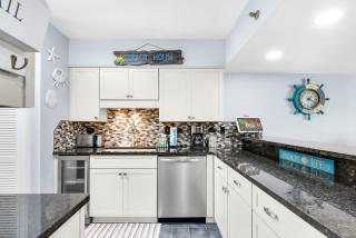 Beach Breeze at Mainsail Resort - Private Beach Access Pools & More - 1