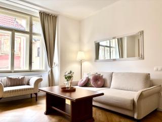Tynska apartment - 0