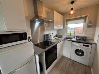 Holidayz, Chalet 58, Hemsby - Beautifully presented two bed chalet, sleeps 4 with FREE Wi-Fi plus pet friendly - 0