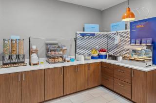 Holiday Inn Express & Suites Cross Lanes by IHG - 8