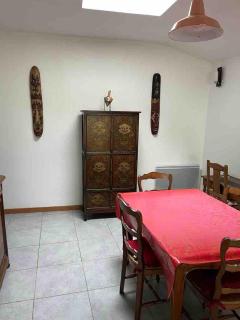 Entire 2 bedroom house with garden - 7
