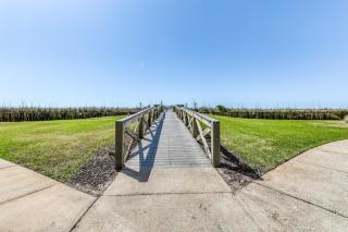 Shoreline Towers 2092 - 2