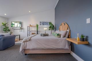 Hermanus Waterfront Boho Studio Apartment, Whale Coast Hideaway - 5