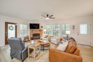 Lake Access, Pools and More Family Home in Stanwood - 5