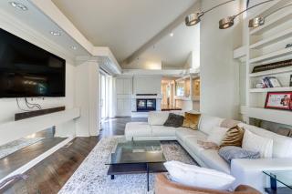1 Mi to OU! Group Getaway with Game Room, Pool - 9