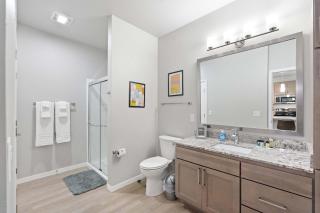 Washer & Dryer with Free Underground Parking with a Pool - 5