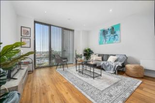 City center 28 Day Stay perks from May, Family and Business Travel Hideaway,Parking, Walking distance to all amenities - 8