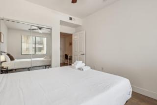 CozySuites Glendale - Westgate with pool 17 - 4
