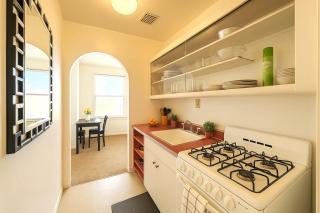 1BR Gold Coast Vintage Gem - SP 1700 - 8