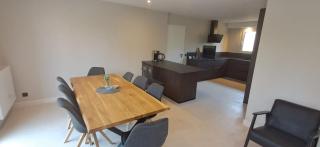 Grande maison rénovée avec jardin, idéale familles et professionnels - 2