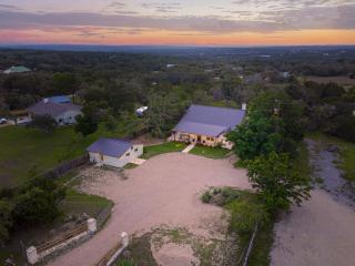 Hoots Hollar Haus - For 6 - 2