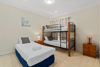 Relaxation & Space in a Canal Home - 5