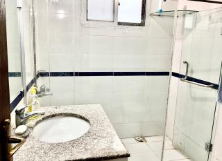 Private 3BR Cottage Kitchen, Lounge & Views - 2