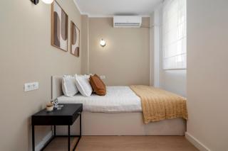 Central & Stylish 2BR Flat Near Cismigiu Gardens - 3