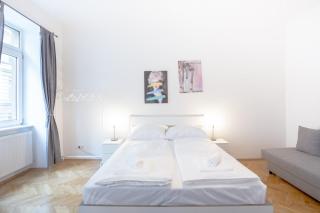 Stylish Central 2 Bedroom Apartment - 5