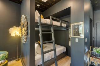 Stylish Studio for 6 Near Broadway East Nashville Restaurants Lischey Loft by AvantStay - 8