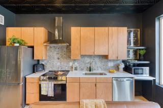 Stylish Studio for 6 Near Broadway East Nashville Restaurants Lischey Loft by AvantStay - 1