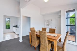 Plantation - 3BR Modern Family Friendly Apartment Huskisson Main Street By Nautilus Apartments Jervis Bay - 5