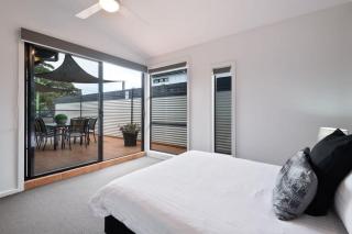 Plantation - 3BR Modern Family Friendly Apartment Huskisson Main Street By Nautilus Apartments Jervis Bay - 3