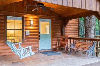 Lakeside Cabin w Hot Tub Fireplace Near Dollywood Trails Smoky Shores Retreat by AvantStay - 9