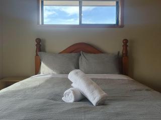 Sorell Sunlight Escape - 10 minutes from Airport - 1