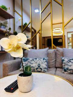 Relaxing Escape with Spacious Sofa Corner - 8