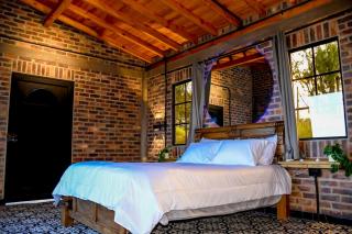 Romantic Glamping Cabin with Jacuzzi & Views - 5