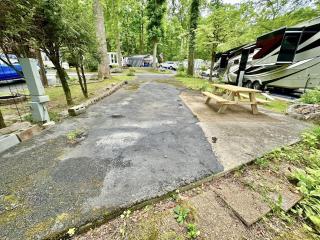 Crofty Bear - RV Camping Lot in Gatlinburg - 7