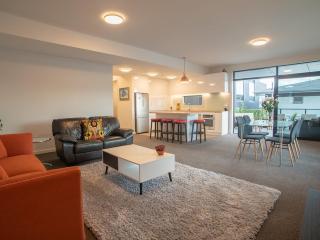 Riverwalk Apartments - 3 Bedrooms - 9