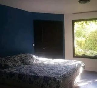 Casa quinta con jardín y pileta - 9