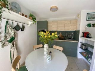 Cambo T2 rénové, 2 couchages, balcon, Wi-Fi - FR-1-495-155 - 2