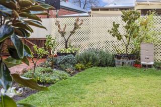 Bees Knees Studio, 5 min to CBD, Adelaide Airport & Henley Beach - 2