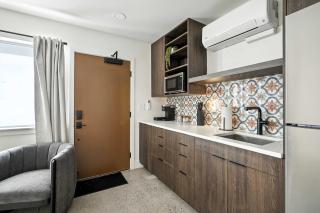 New Kerns Studio Prime Spot Walkable Area - 9