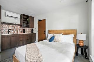 Ground Floor Studio Top Kerns Location - 1