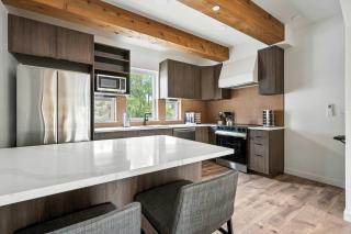 The Adelynn - Sleek 2BR House in Portland - Walk to Everything - 2
