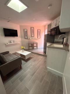 Cozy, private studio - 6