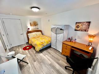 Private Room with Ensuite Bathroom 10 Mins Walk to University of Washington - 0
