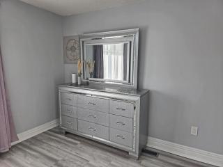 Modern East York Retreat 20 mins to DT Toronto - 2