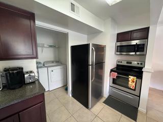 a 4bed2bath cozy apt near UF and Shands - 4