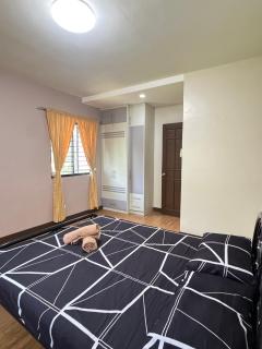 C7 Hotel with beach front access - 3
