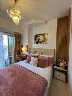 City & Samal View Studio with Balcony and Free WiFi & Netflix - 8